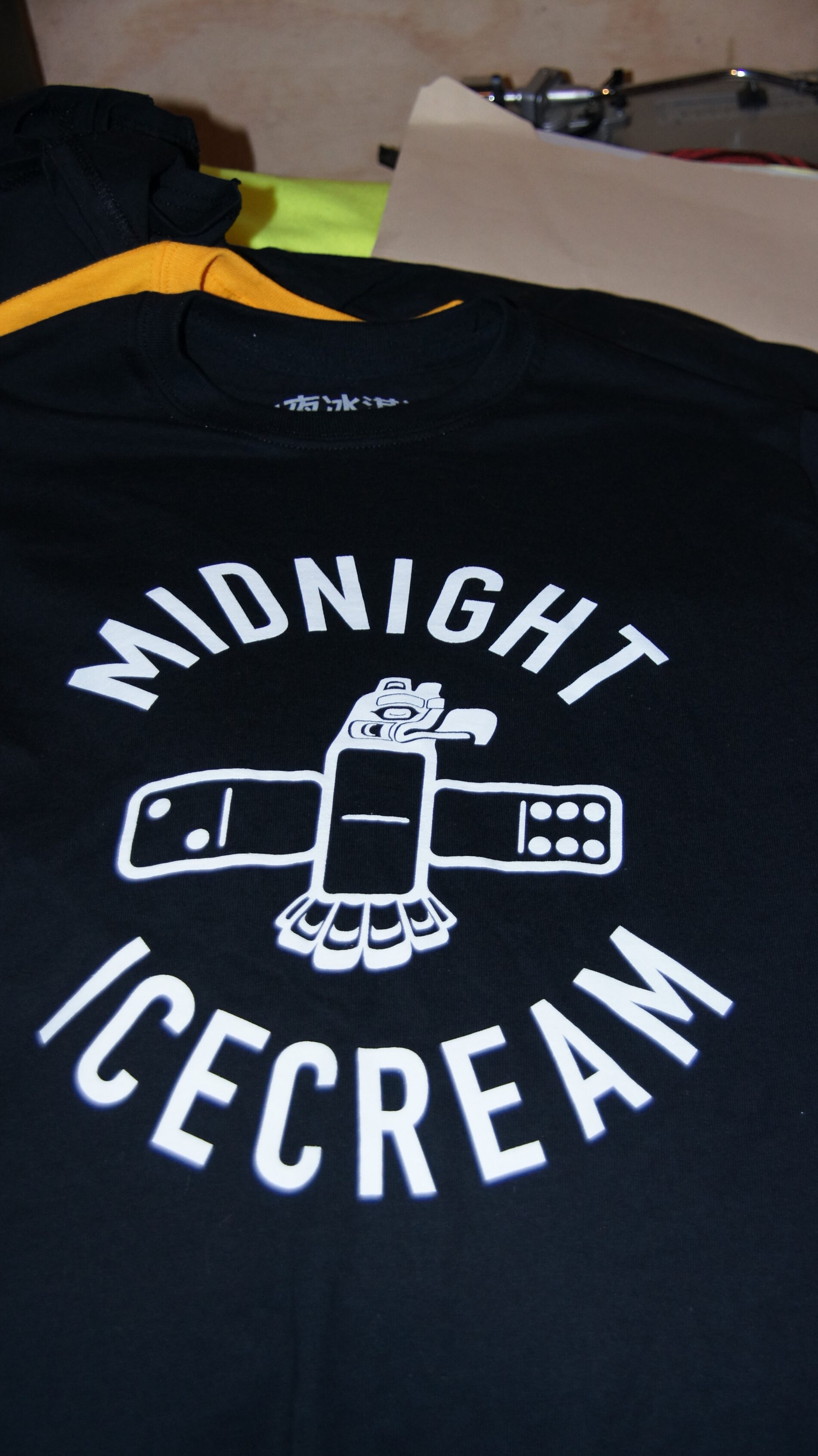 MIC totem tshirt