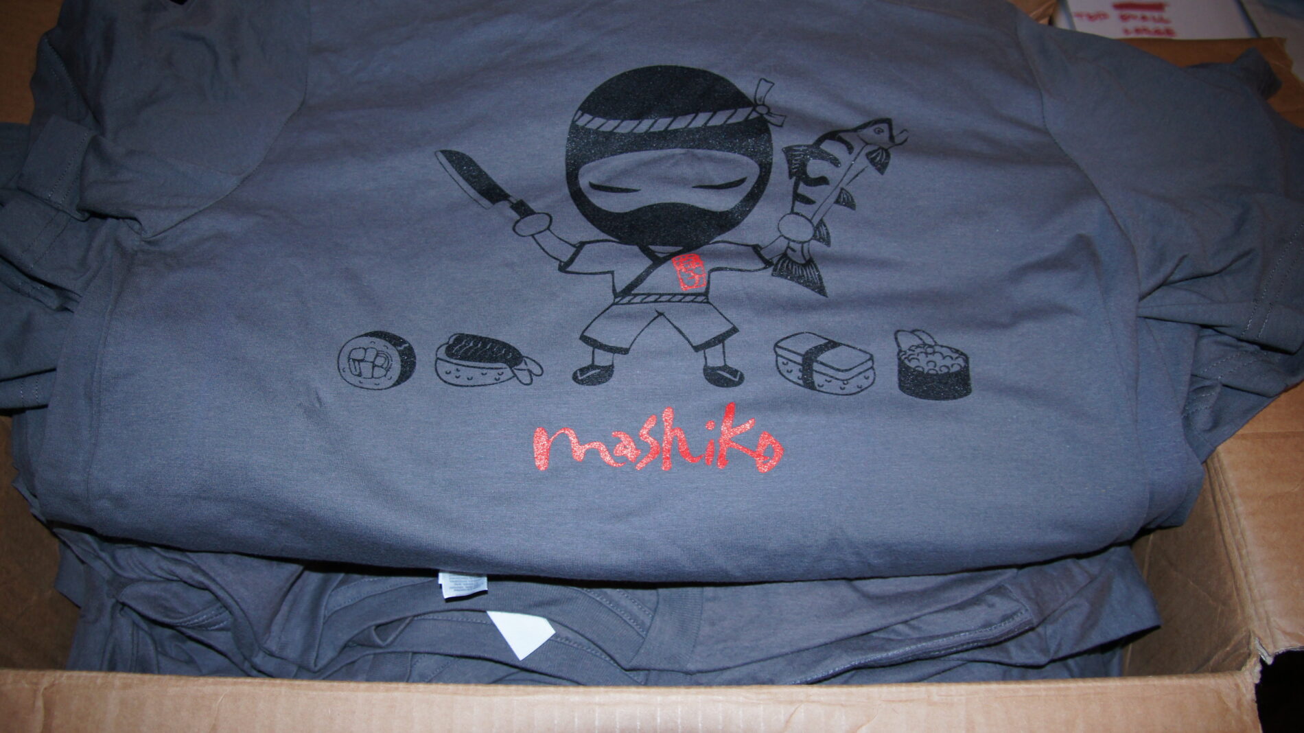 Mashiko's 2-color tshirt